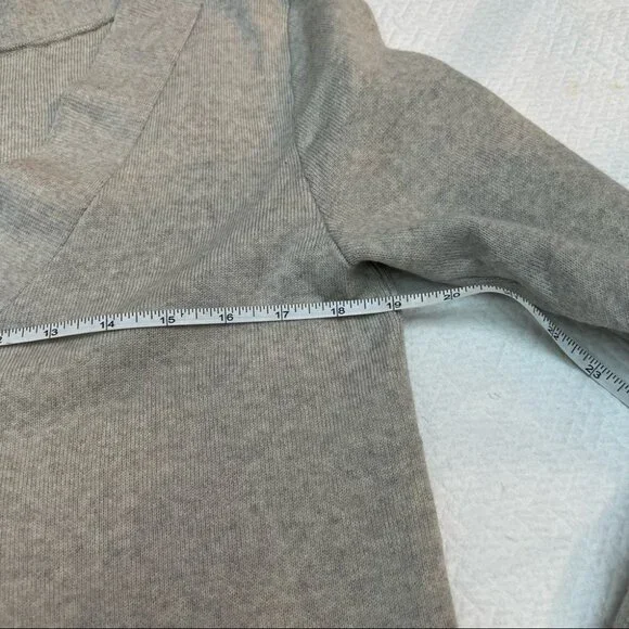 ARITZIA BABATON Deep V-Neck Grey Merino Wool Sweater Size XS - Picture 6 of 10